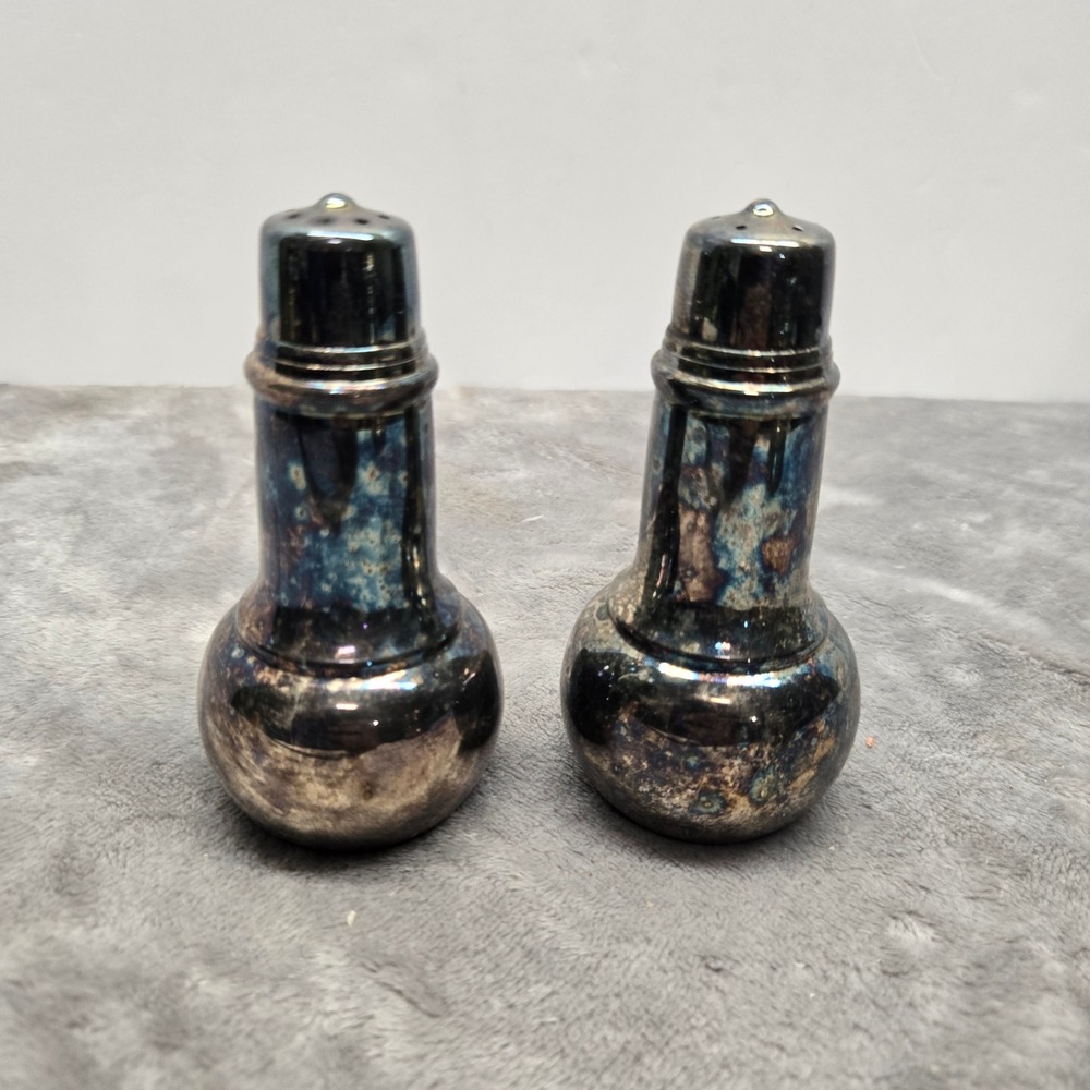International Silver Silver Plated‎ Salt and Pepper Shakers Vintage Patina IS